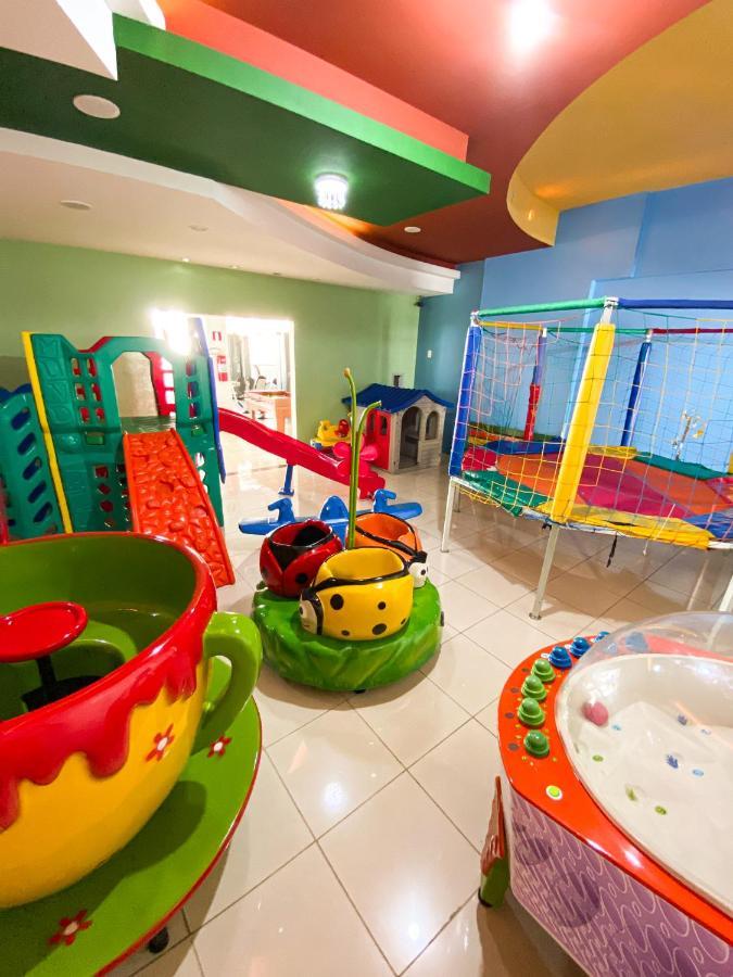Constantino Hotel E Eventos جويز دي فورا المظهر الخارجي الصورة An indoor playground