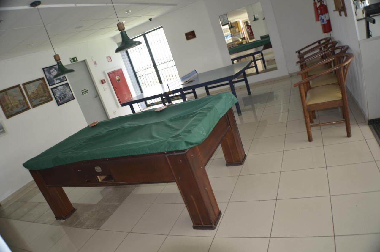 Constantino Hotel E Eventos جويز دي فورا المظهر الخارجي الصورة A pool table at the station