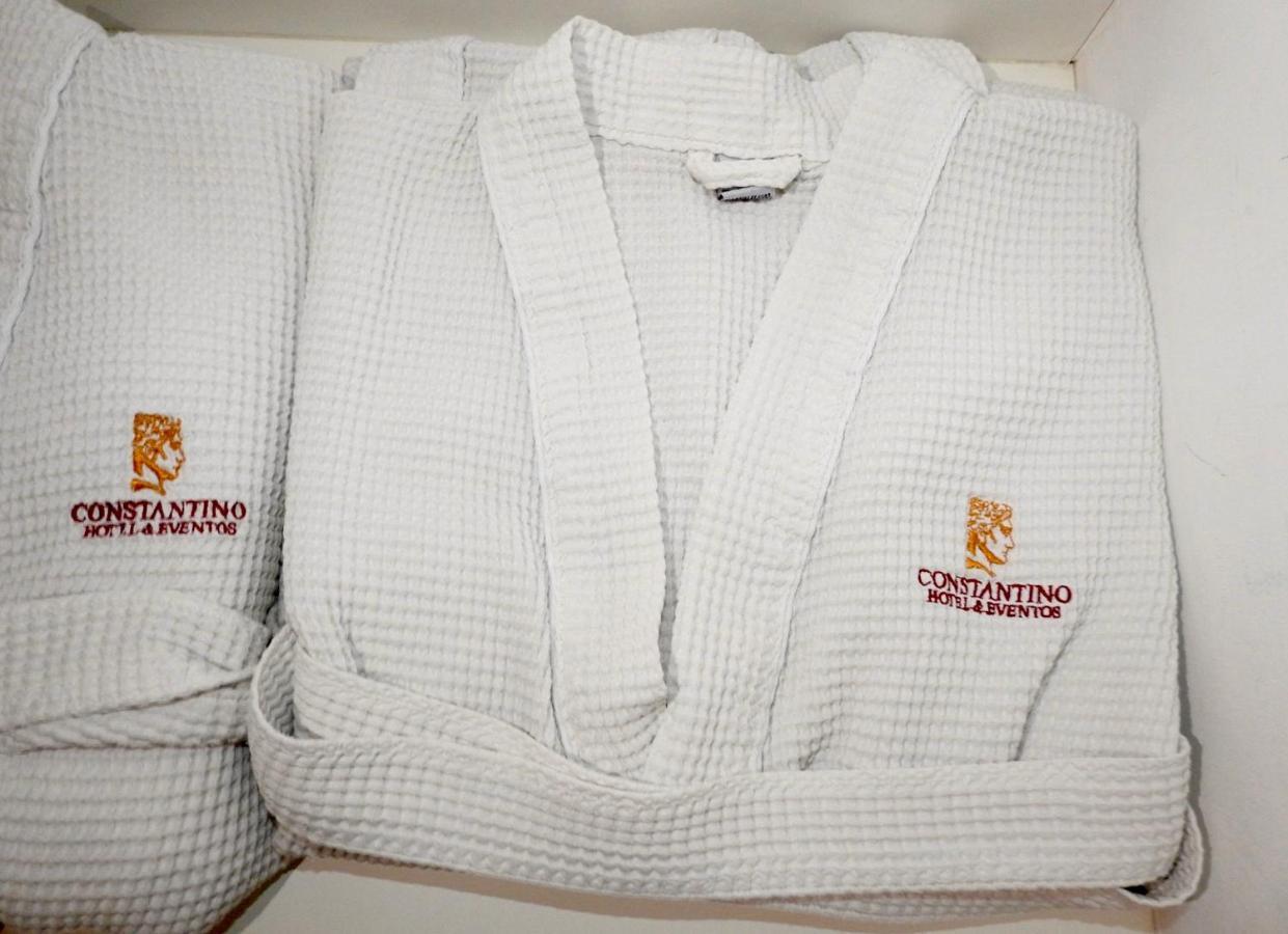 Constantino Hotel E Eventos جويز دي فورا المظهر الخارجي الصورة A waffle bathrobe