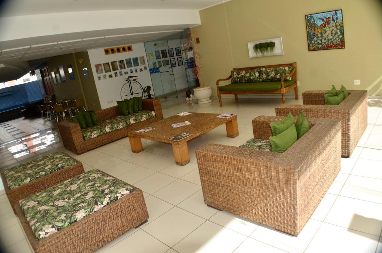 Constantino Hotel E Eventos جويز دي فورا المظهر الخارجي الصورة The lobby of the airport