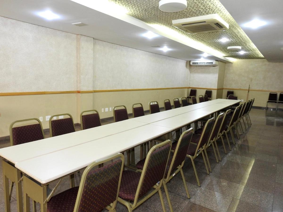 Constantino Hotel E Eventos جويز دي فورا المظهر الخارجي الصورة The library