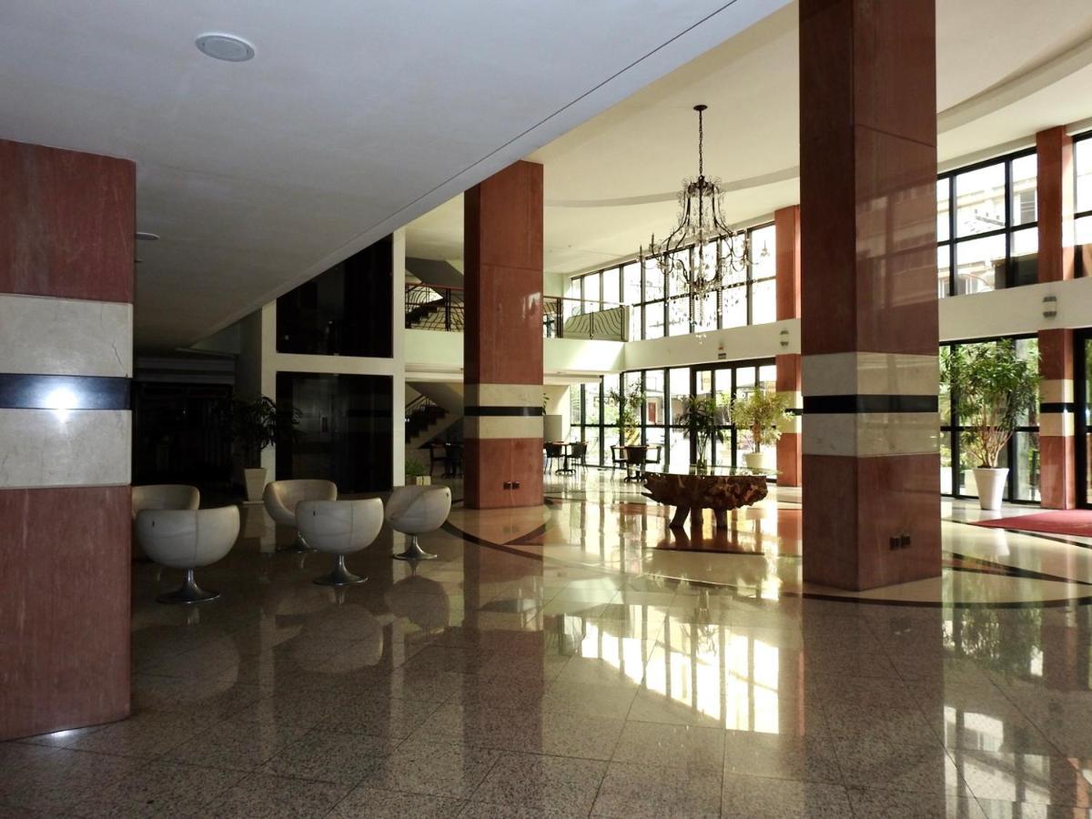 Constantino Hotel E Eventos جويز دي فورا المظهر الخارجي الصورة Lobby of the hotel