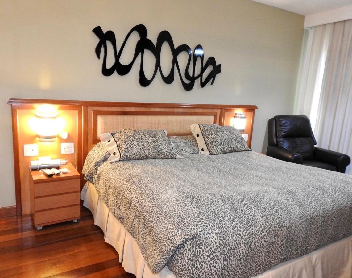 Constantino Hotel E Eventos جويز دي فورا المظهر الخارجي الصورة A bedroom in a hotel